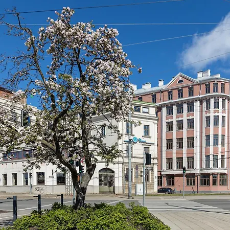 Apartment With River View In Old Town *